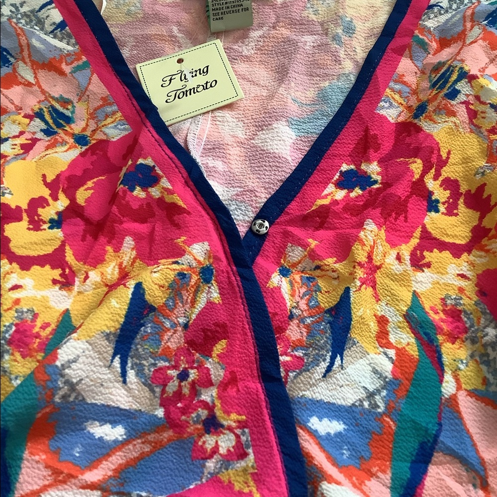 NWT super cute shirt - Picture 2 of 4